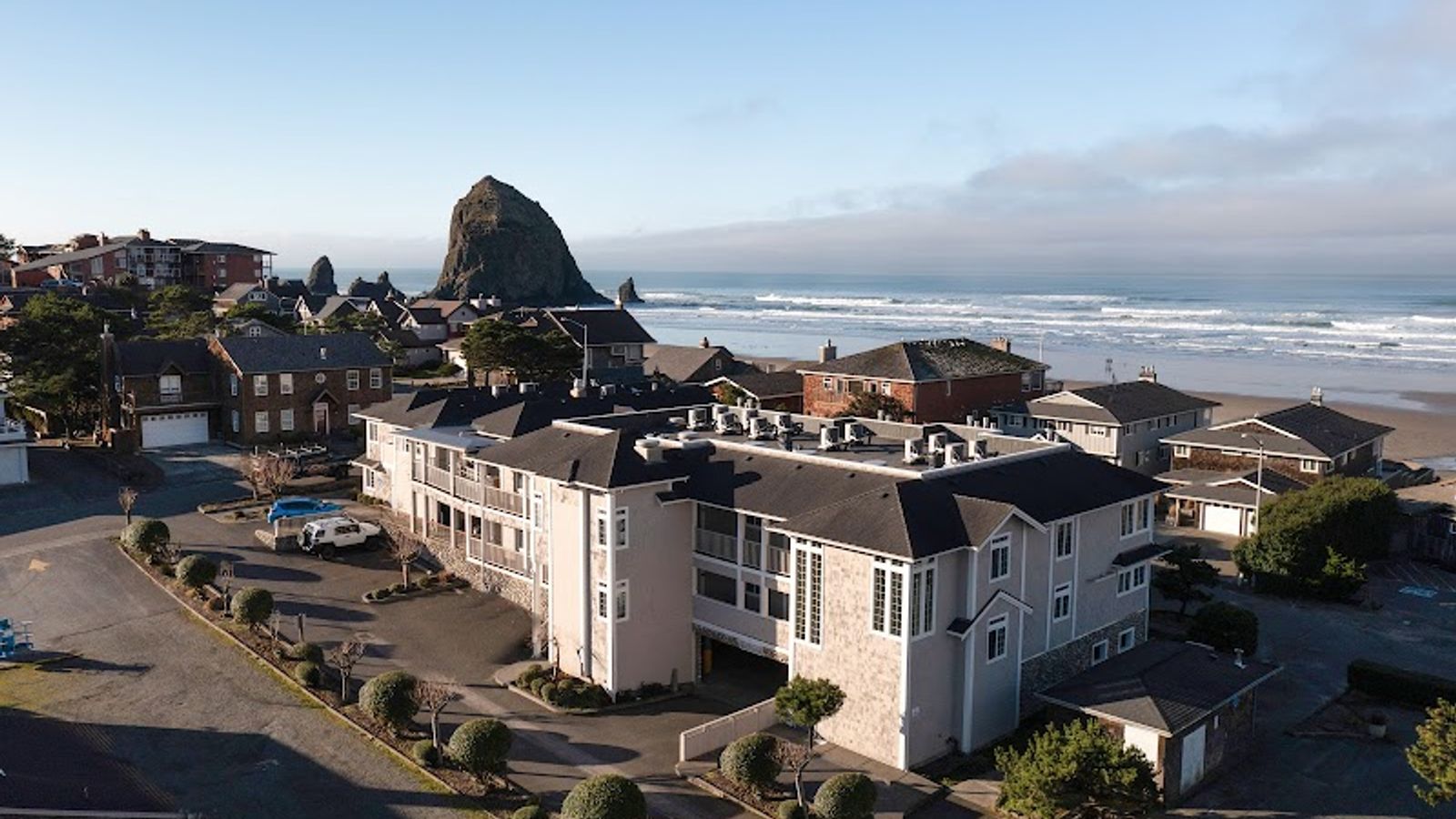 Pacific Suites by Hallmark