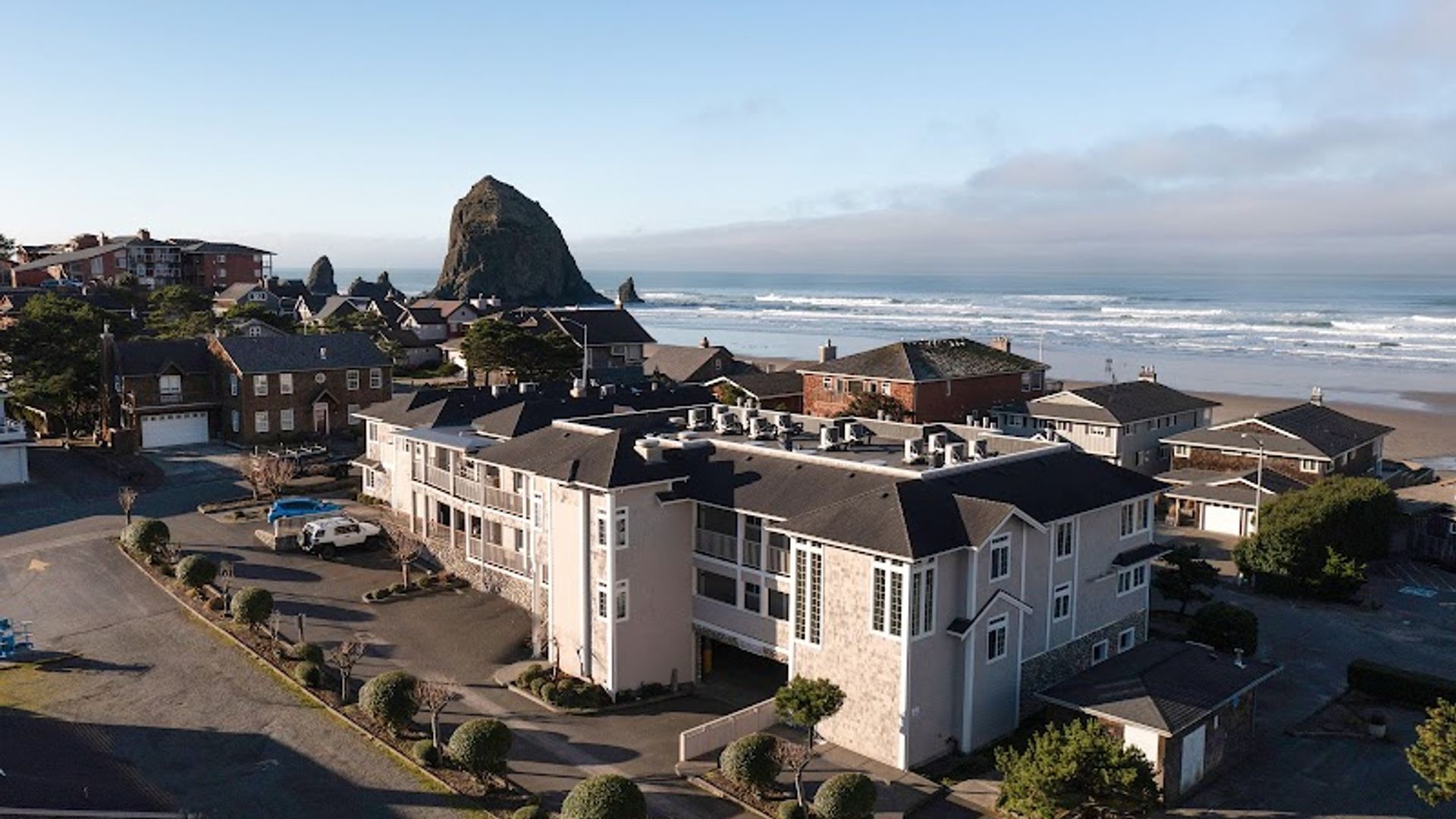 Pacific Suites by Hallmark