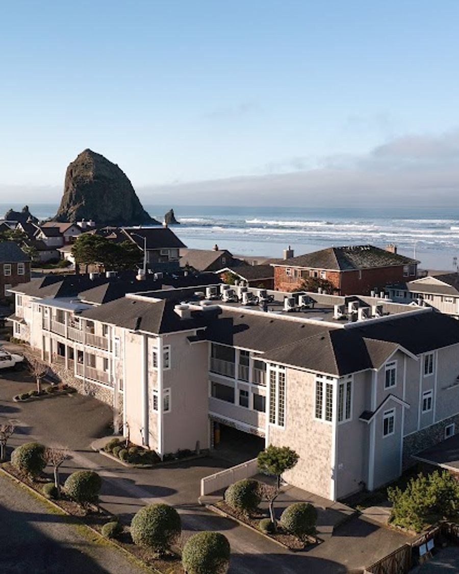 Pacific Suites by Hallmark