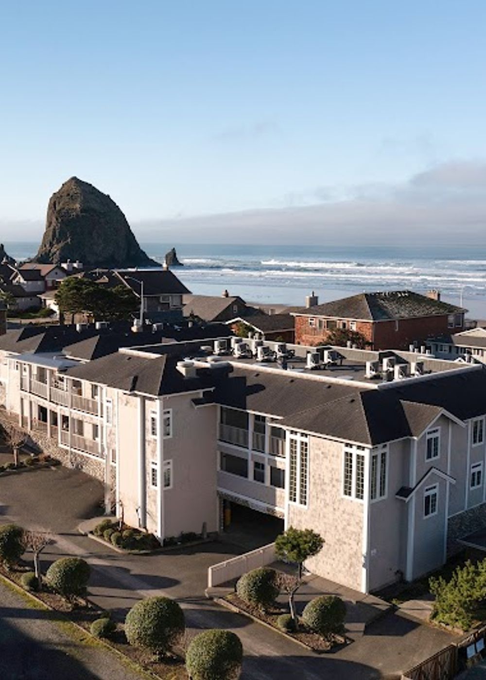 Pacific Suites by Hallmark