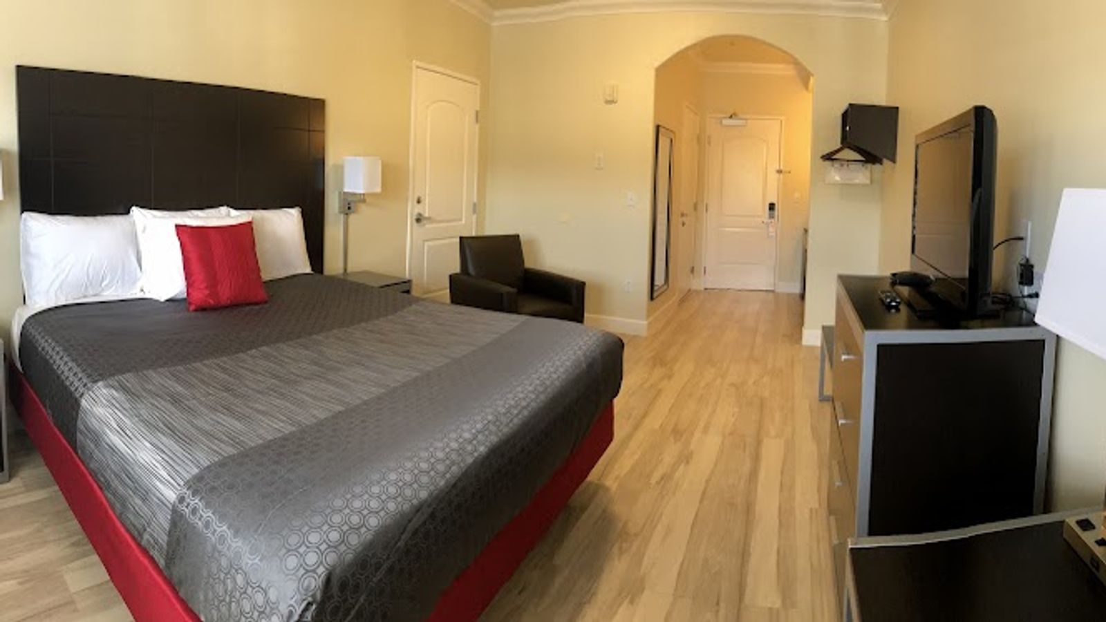 Photo of Gateway Inn & Suites San Francisco (SFO) Airport