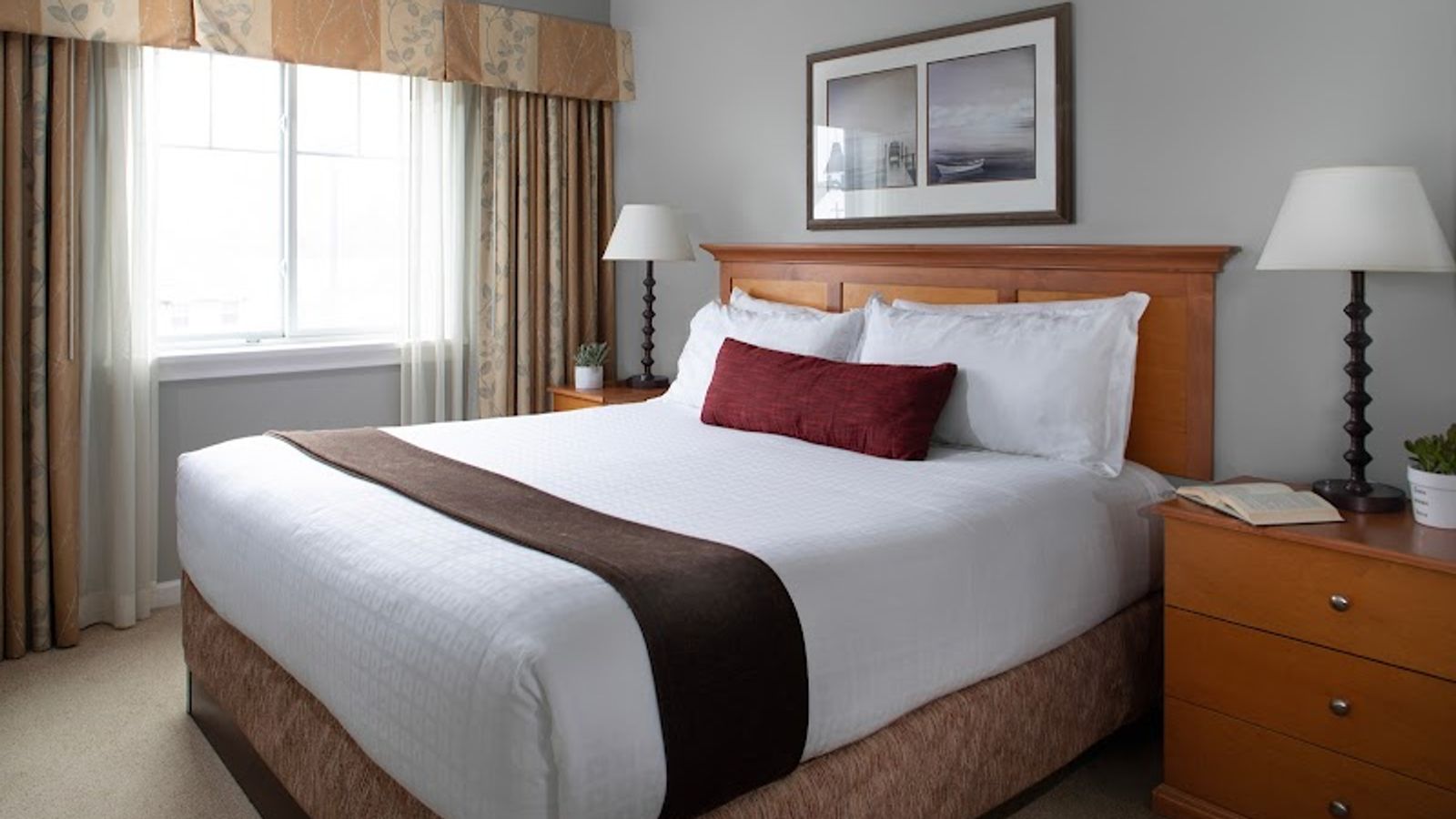 Photo of Rivertide Suites Hotel