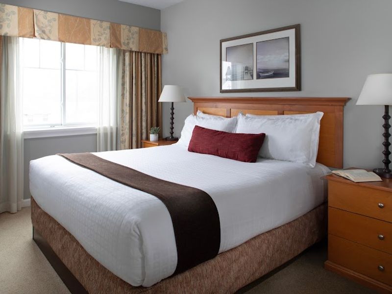 Photo of Rivertide Suites Hotel