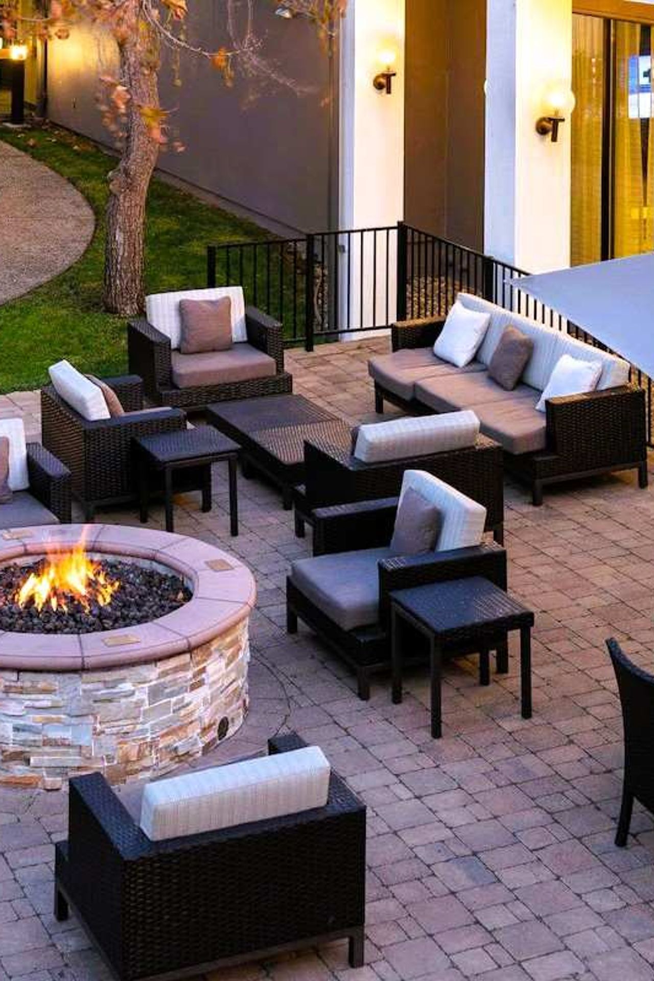 Courtyard San Francisco Airport - Outdoor Fire Pit