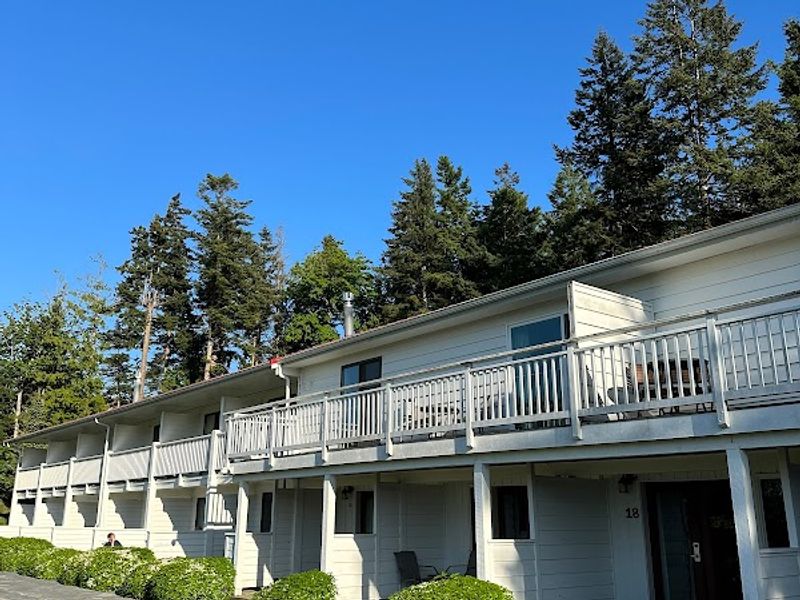 Photo of Ship Harbor Inn