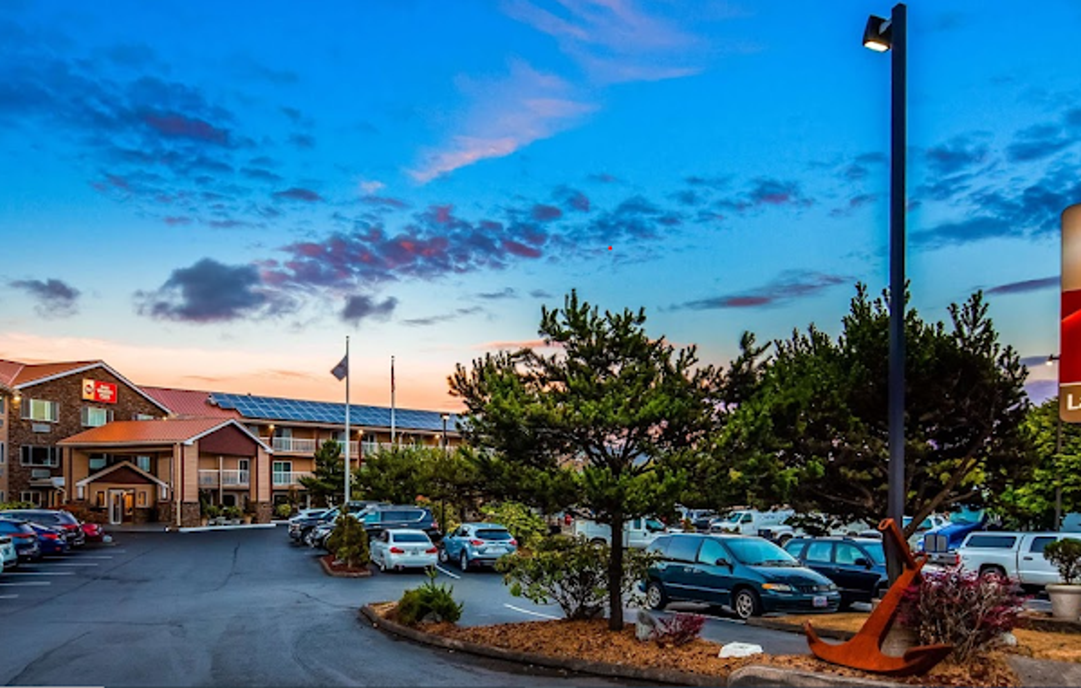 Best Western Plus Landmark Inn