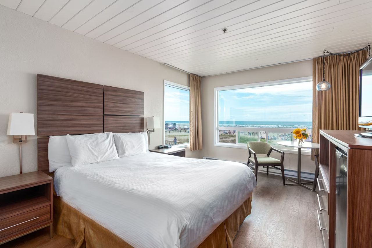 Room at The Seashore Inn on the Beach - Seaside, OR