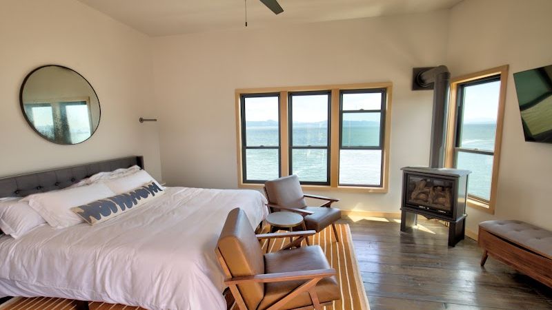 Photo of Bowline Hotel