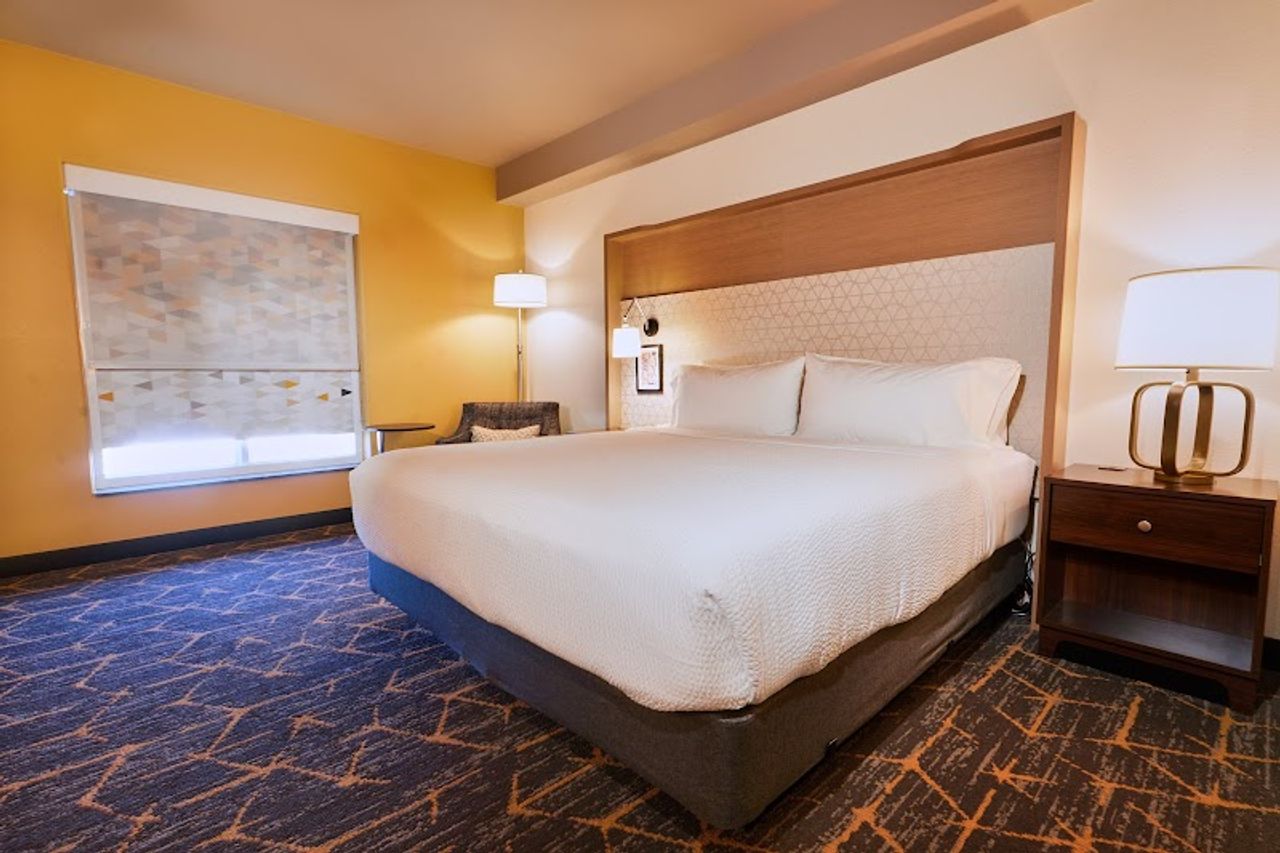 Photo of Holiday Inn & Suites Oakland - Airport, an IHG Hotel