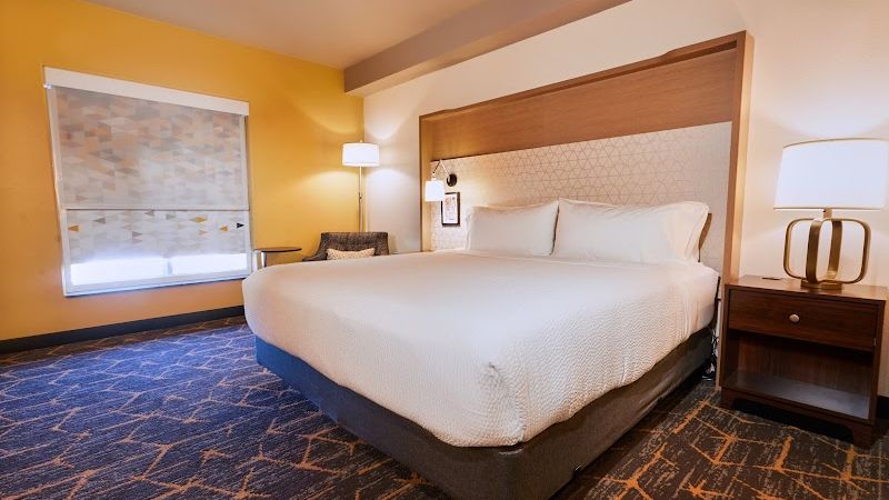 Photo of Holiday Inn & Suites Oakland - Airport, an IHG Hotel