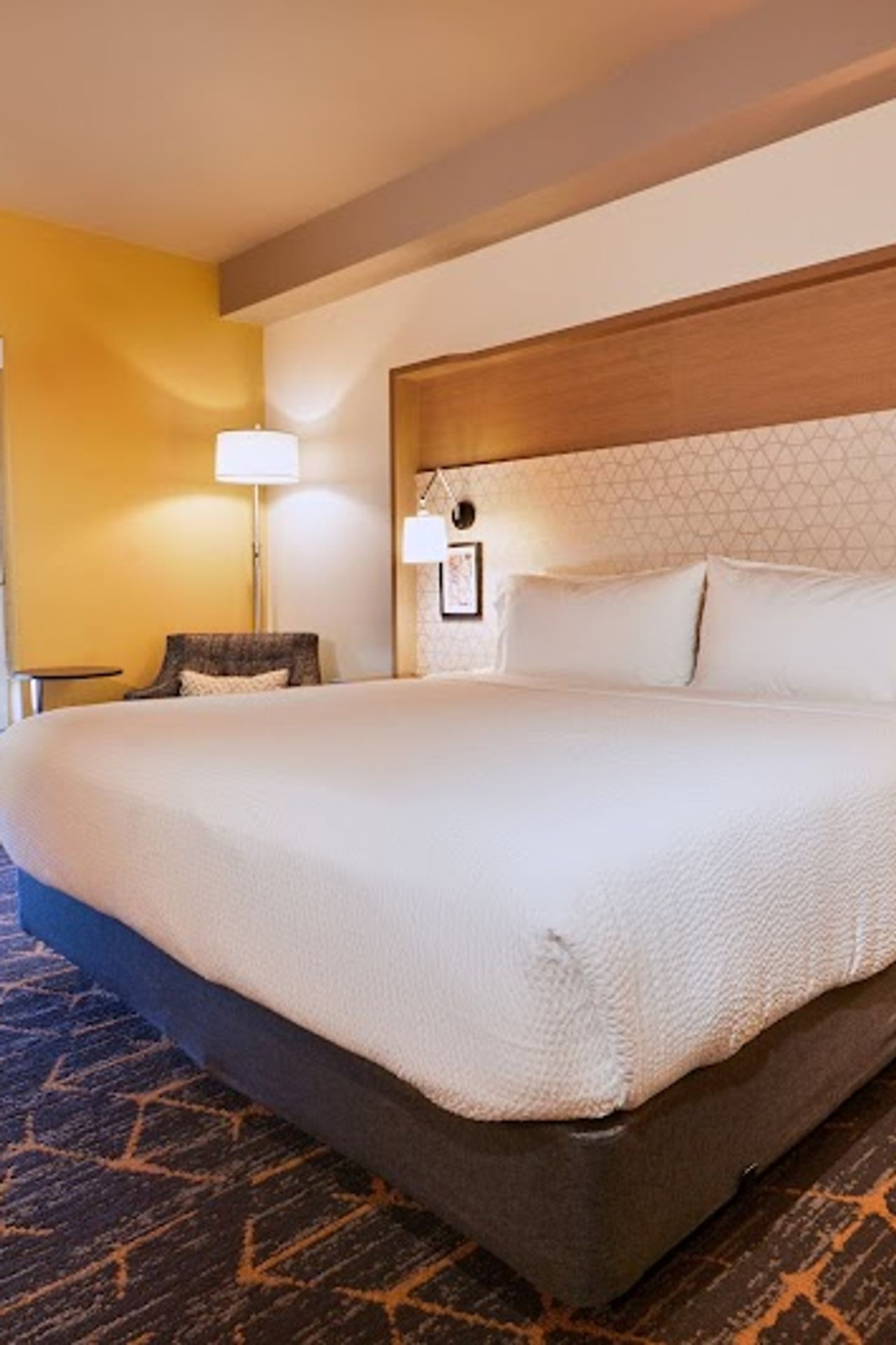 Photo of Holiday Inn & Suites Oakland - Airport, an IHG Hotel