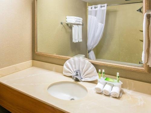 Photo of Holiday Inn Express Roseburg, an IHG Hotel