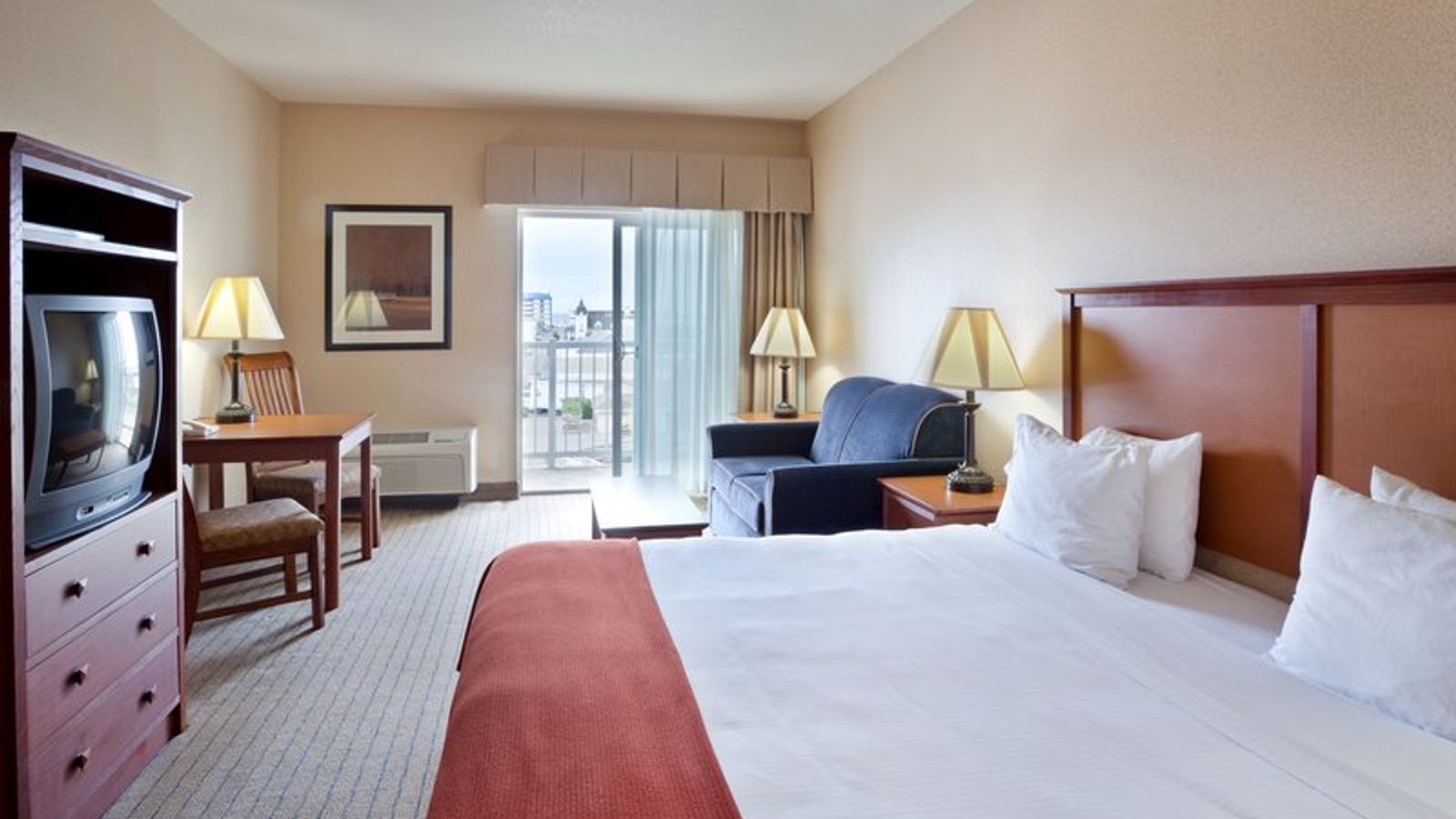 Photo of Holiday Inn Express & Suites Seaside-Convention Center