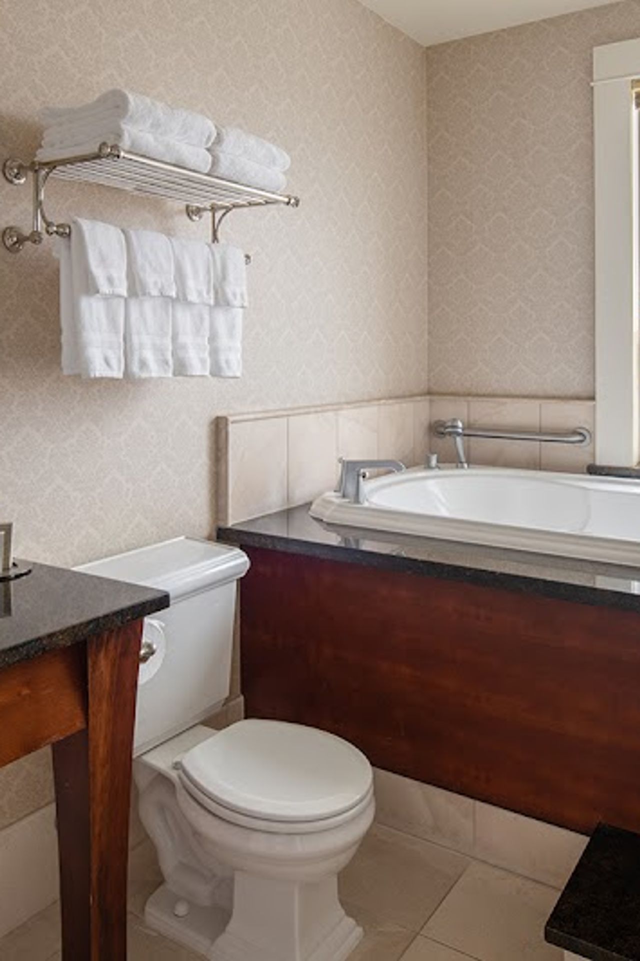 Photo of Hotel Elliott Astoria - Junior Suite, Bathroom with a shower and a private Jacuzzi tub