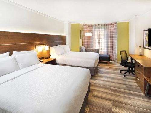 Photo of Holiday Inn Express & Suites San Francisco Fishermans Wharf, an IHG Hotel