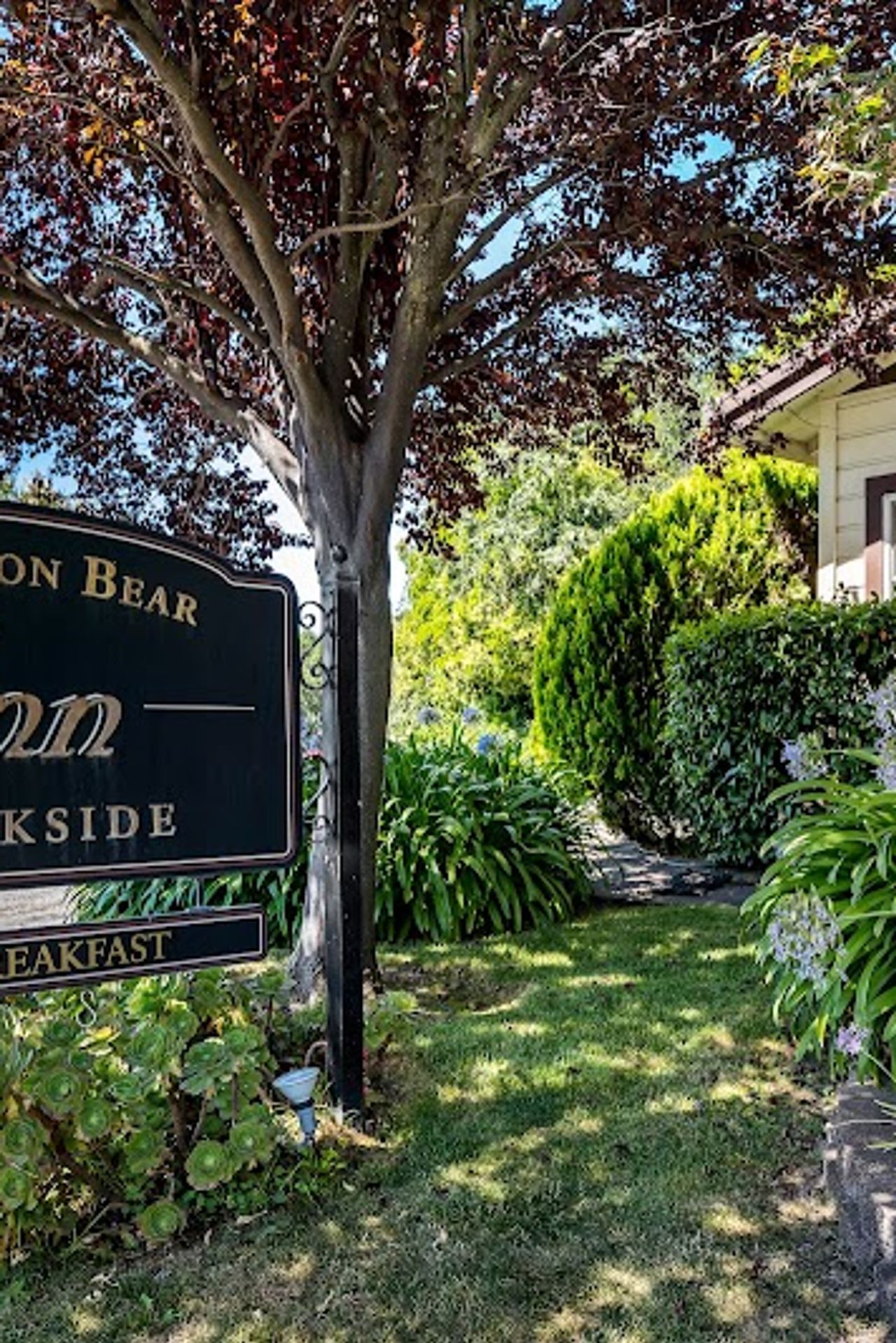 Photo of Cinnamon Bear Creekside Inn