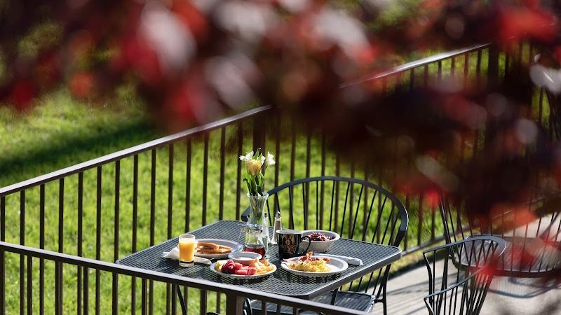 Photo of Oxford Suites Yakima