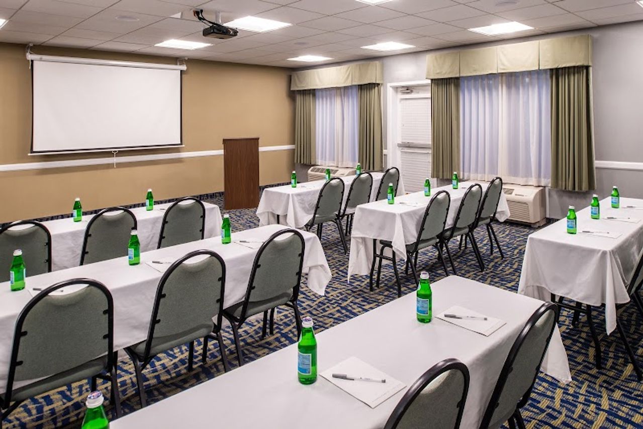 Photo of Hampton Inn Eugene - Meeting Facility