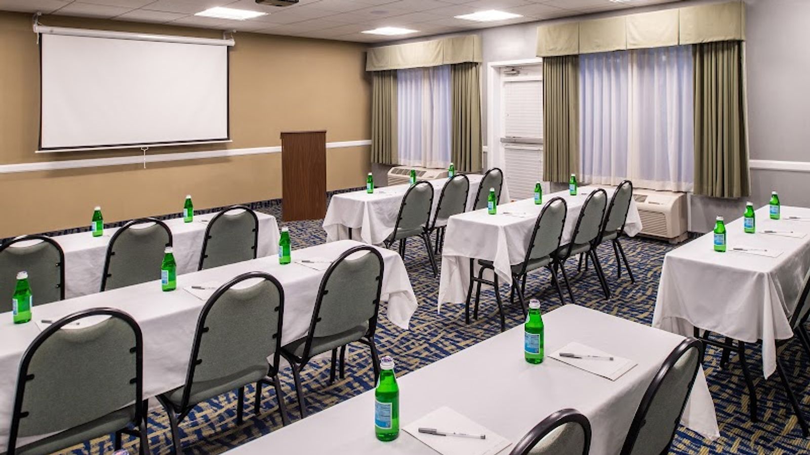 Photo of Hampton Inn Eugene - Meeting Facility