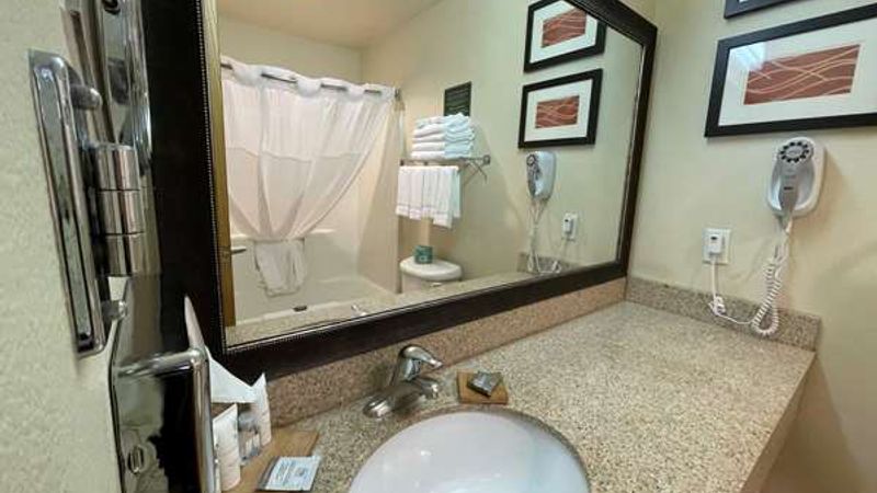 Photo of Country Inn & Suites by Radisson, Bend, OR