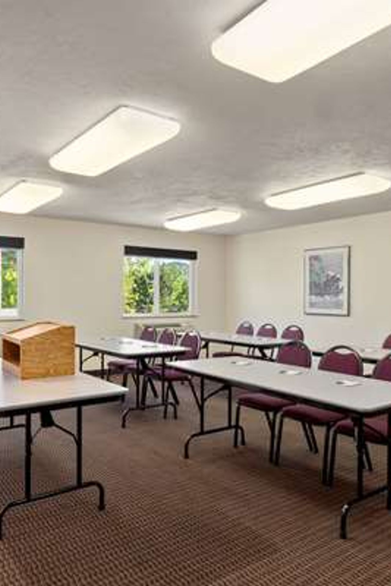 Photo of Super 8 by Wyndham Roseburg