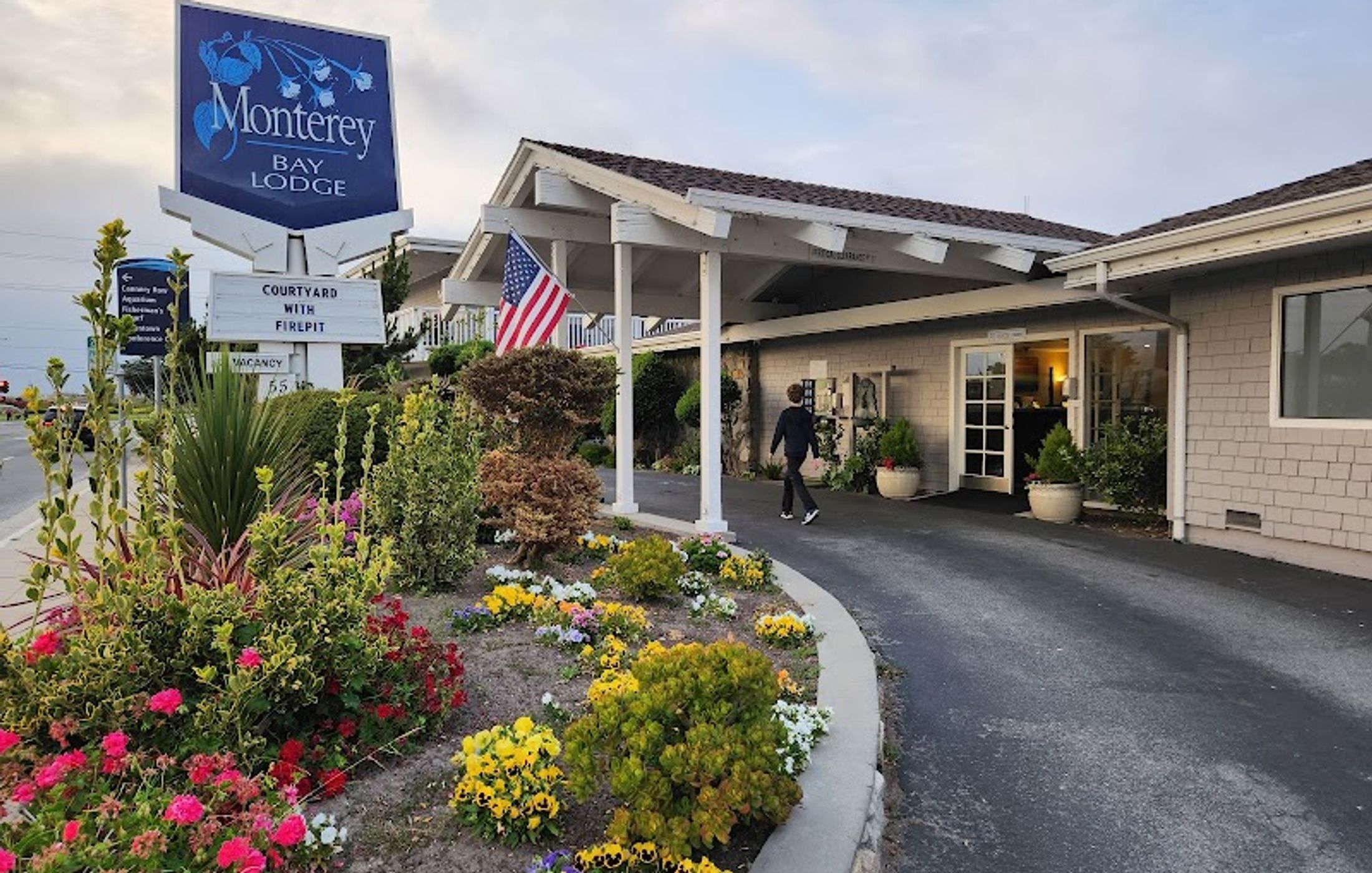 Monterey Bay Lodge