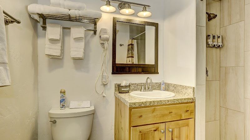 Photo of Cascade Lake Inn