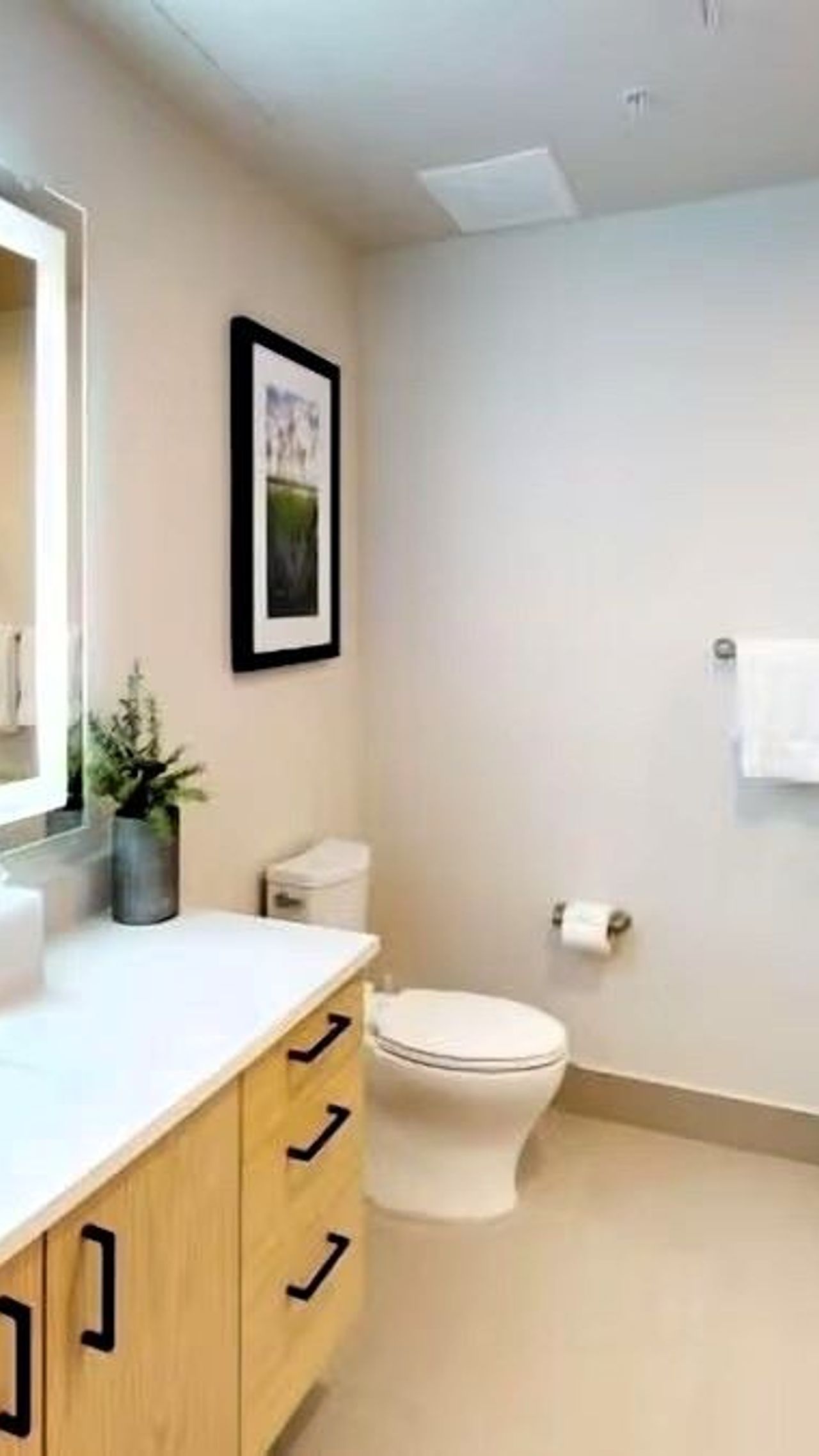 Tamarack Resort - Village Studio, Bathroom with combined shower(tub), free toiletries, hair dryer, towels