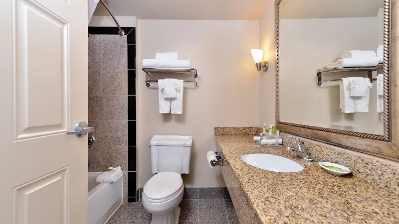 Photo of Holiday Inn Express & Suites Tacoma South - Lakewood, an IHG Hotel