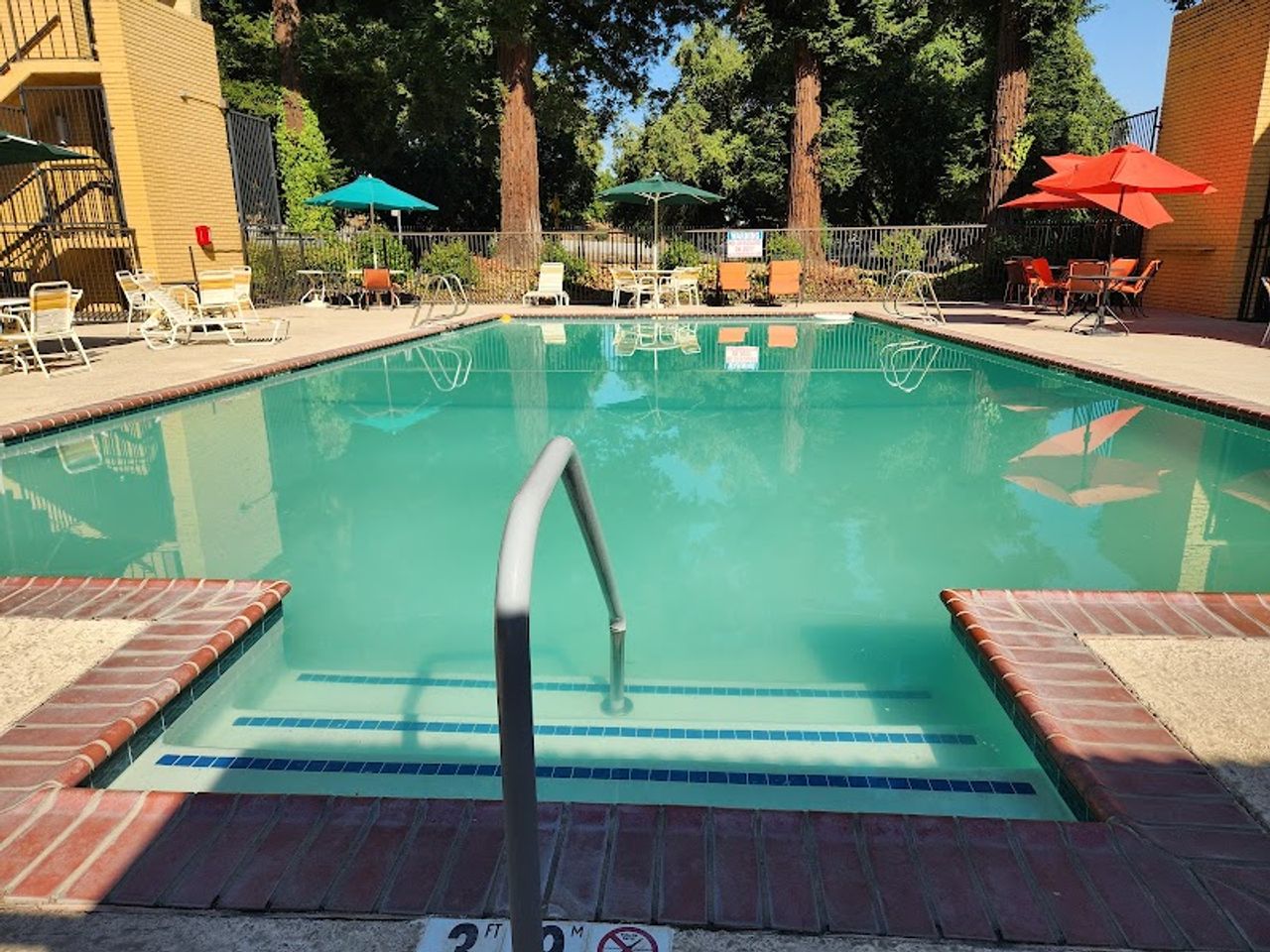 Photo of Howard Johnson by Wyndham Sacramento Downtown