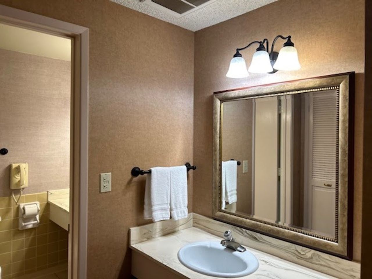 Photo of Piccadilly Inn Airport