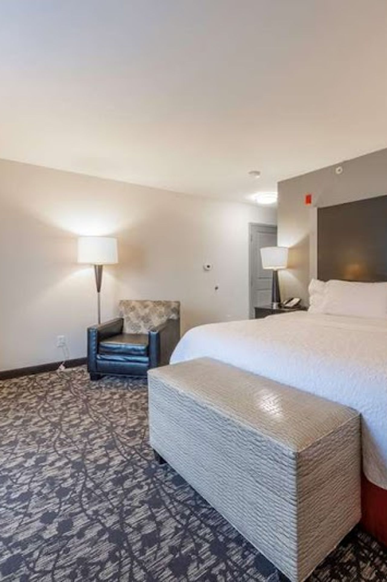 Photo of Hampton Inn & Suites DuPont