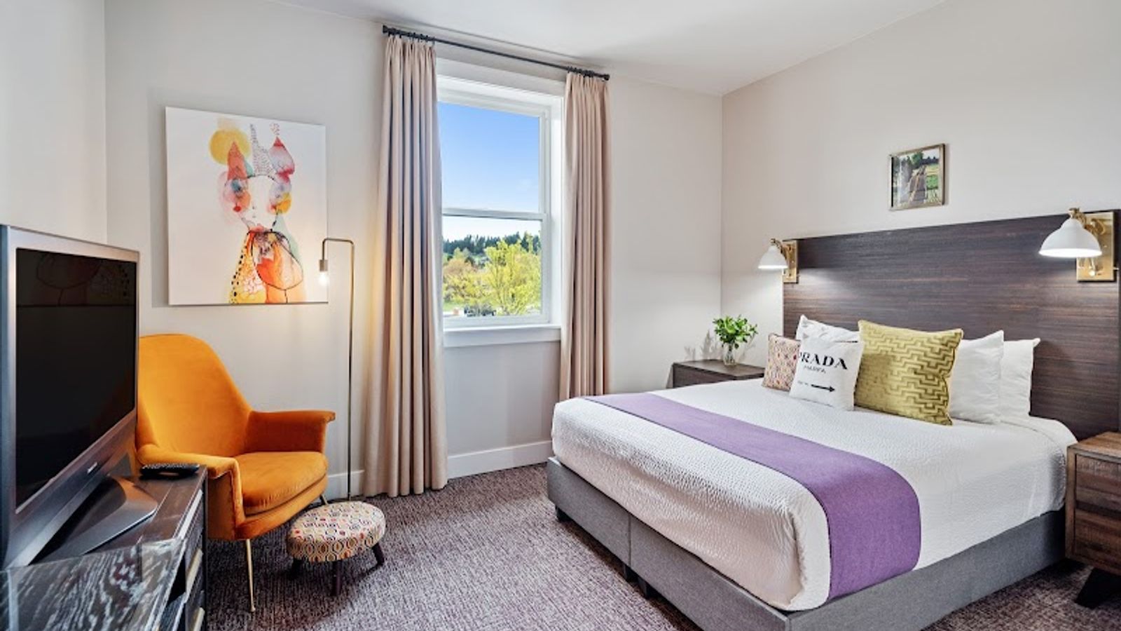 Photo of The Dundee Hotel - Cozy Queens Room, King Bed, Flat TV