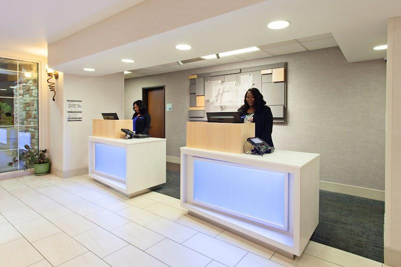 Photo of Holiday Inn Express & Suites Oakland-Airport by IHG