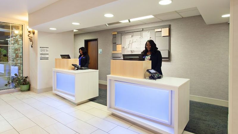 Photo of Holiday Inn Express & Suites Oakland-Airport by IHG