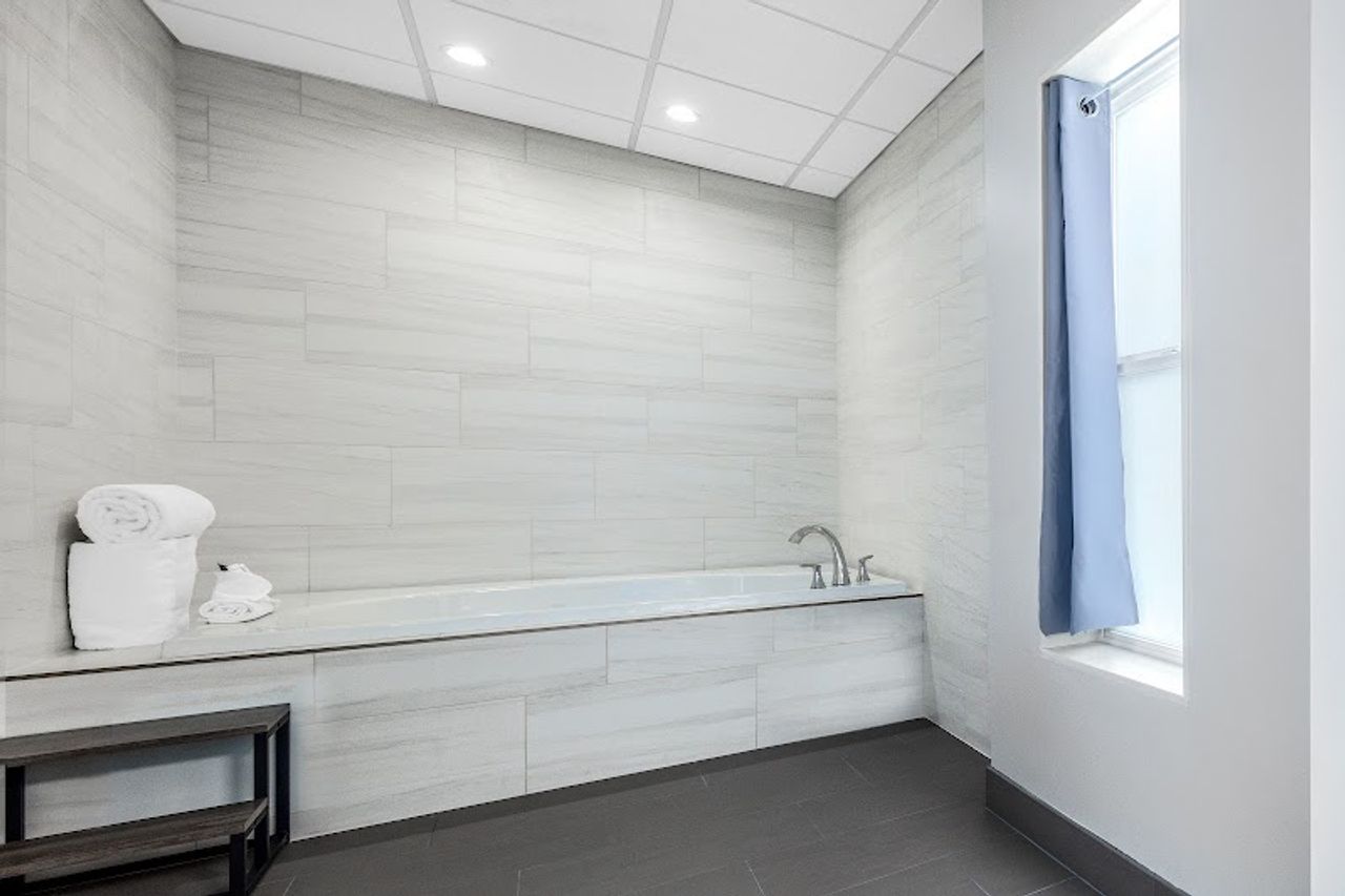 Photo of La Quinta Inn by Wyndham Lynnwood