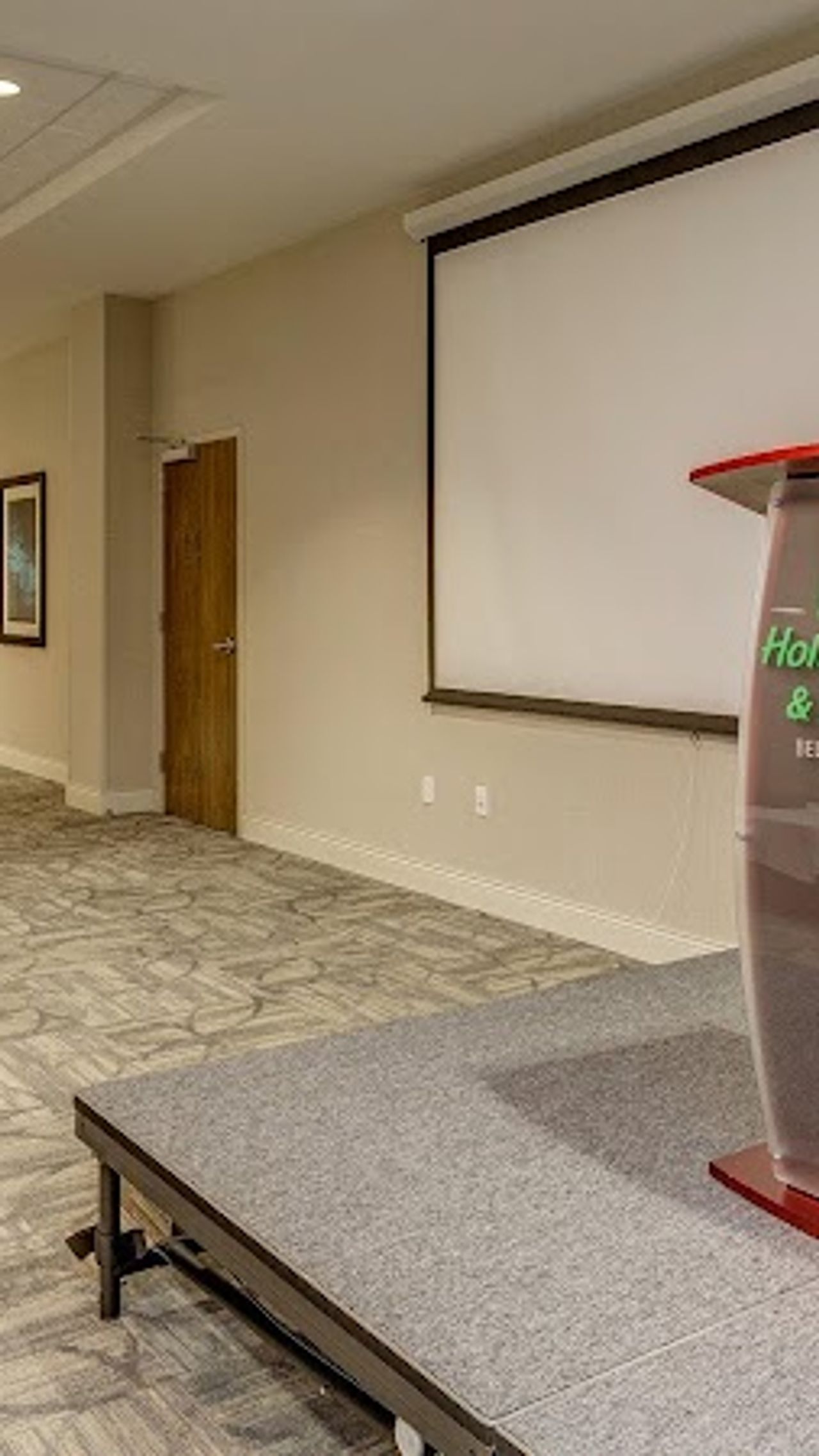 Photo of Holiday Inn & Suites Bellingham, an IHG Hotel