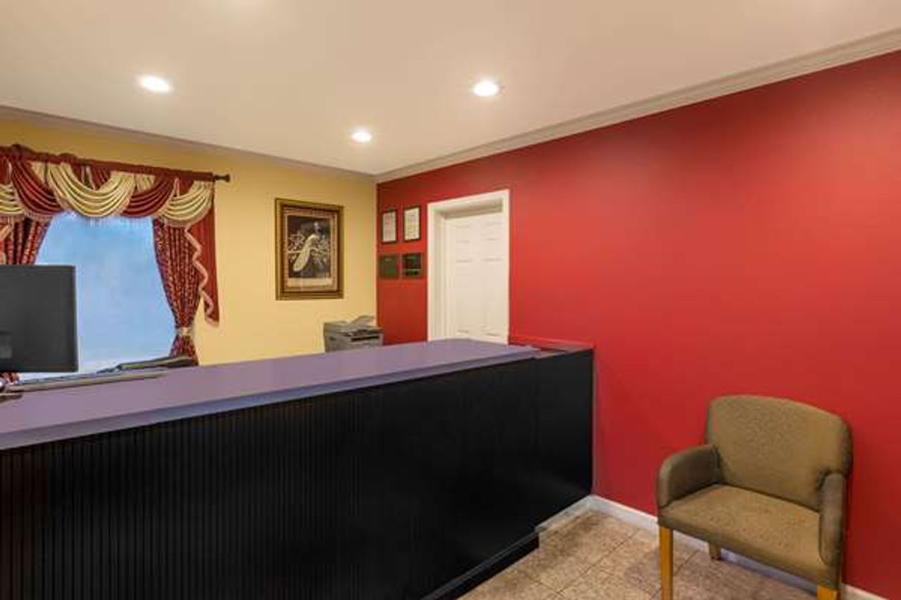 Photo of Travelodge by Wyndham Santa Rosa Wine Country