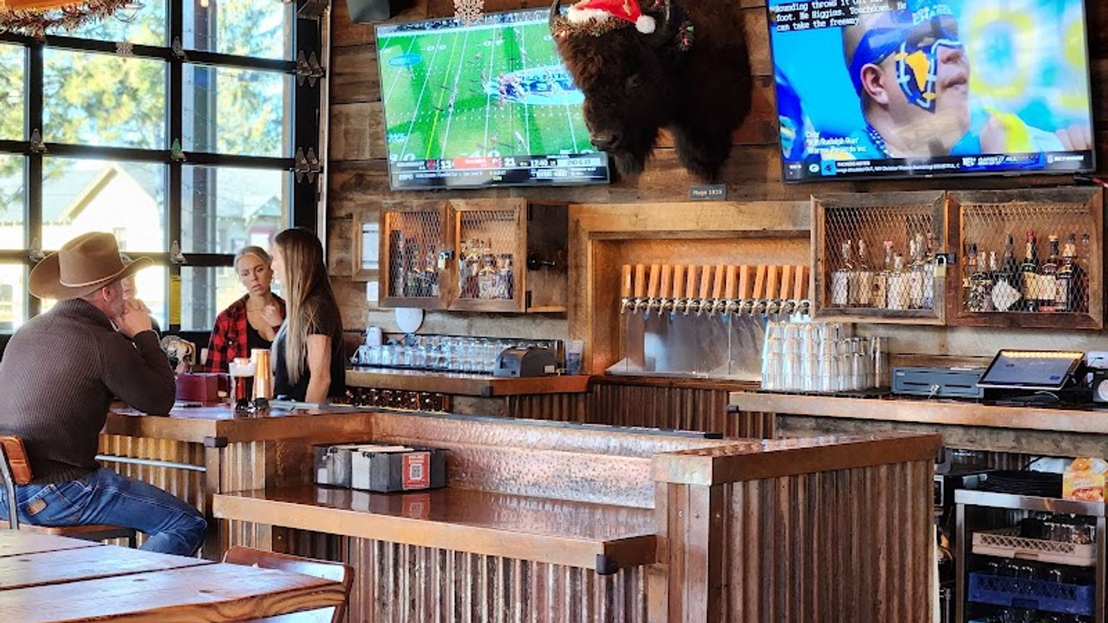 Photo of Ski Inn Taphouse and Hotel