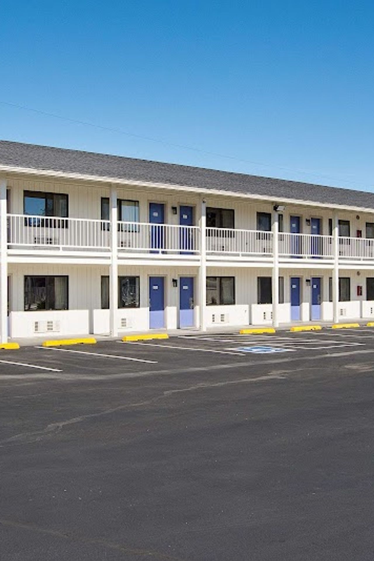 Photo of Motel 6 Madras, OR