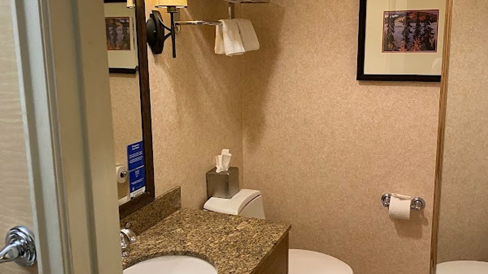 Photo of DoubleTree by Hilton Hotel Seattle Airport