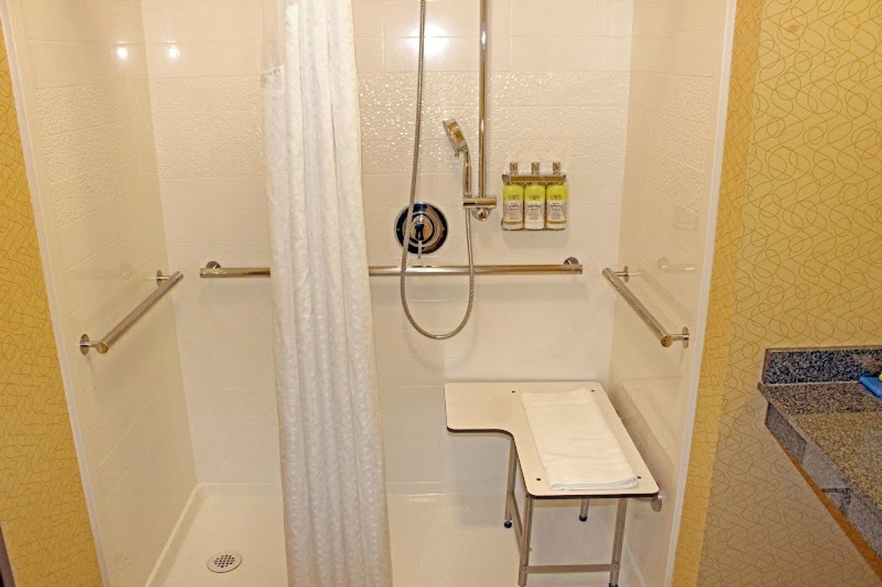 Photo of Holiday Inn Express & Suites Bakersfield Airport, an IHG Hotel