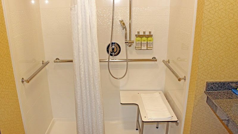 Photo of Holiday Inn Express & Suites Bakersfield Airport, an IHG Hotel