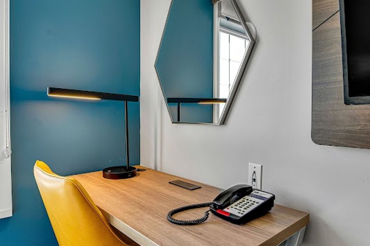 Photo of Holiday Inn Express & Suites Portland-Jantzen Beach, an IHG Hotel