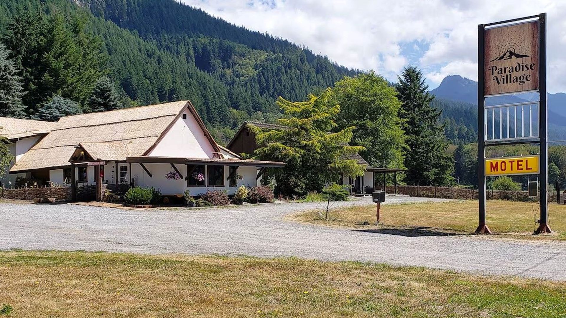 Paradise Village Hotel & Restaurant