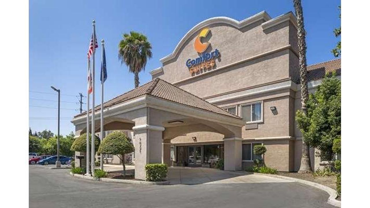 Photo of Comfort Suites