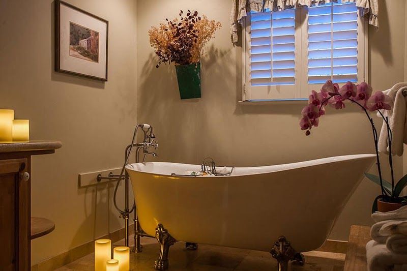 Photo of Carmel Country Inn - Soaking Tub