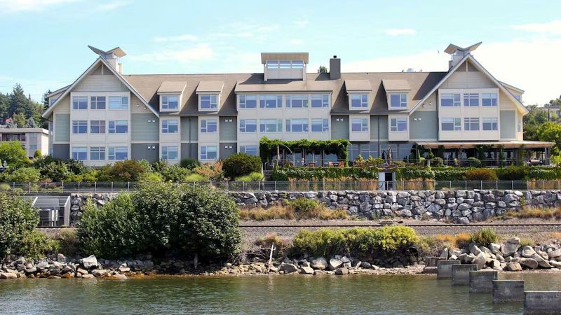 The Chrysalis Inn & Spa Bellingham, Curio Collection by Hilton