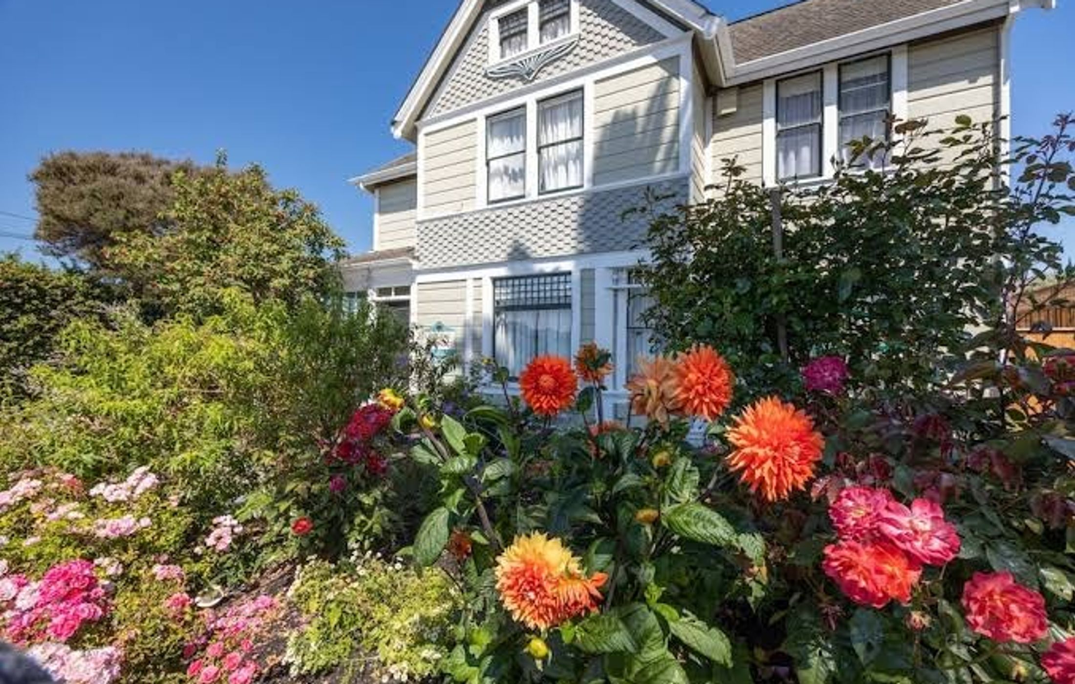 Nantucket Whale Inn, Half Moon Bay Hotel