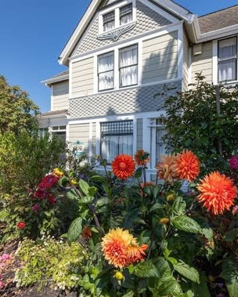 Nantucket Whale Inn, Half Moon Bay Hotel